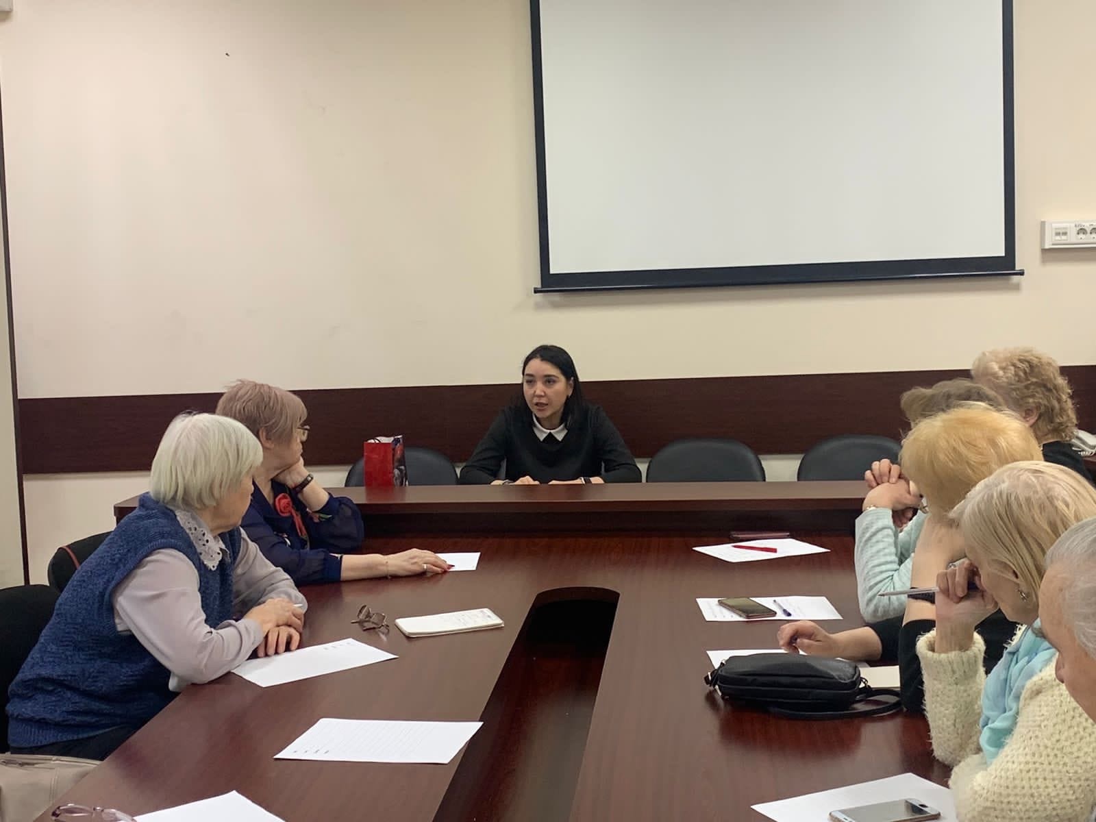 Прошла ранее запланированная встреча главы управы района Марьина роща Фадеевой Александры Александровны со своими помощниками- общественными советниками.