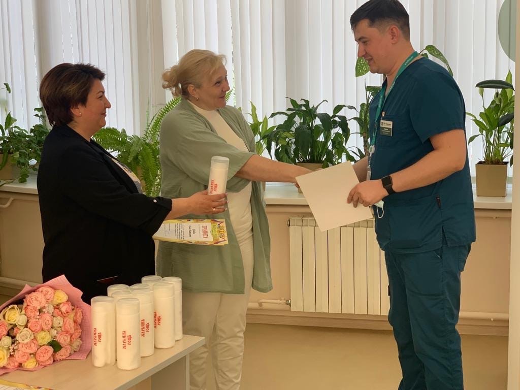 Поздравление сотрудников медицинских учреждений, работающих на территории района Марьина Роща с наступающим Днем Медицинского Работника!